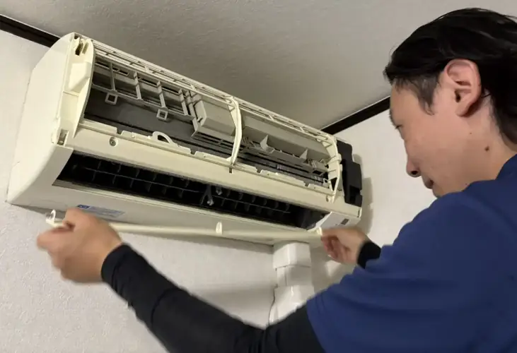 エアコンクリーニングの様子 エアコンクリーニングの様子